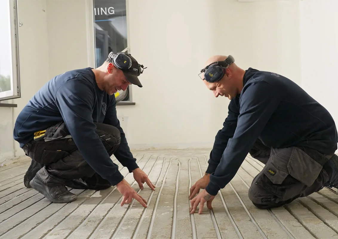 Stofarm infrezen van vloerverwarming in een renovatiewoning door Azer Vloerverwarming in Amsterdam